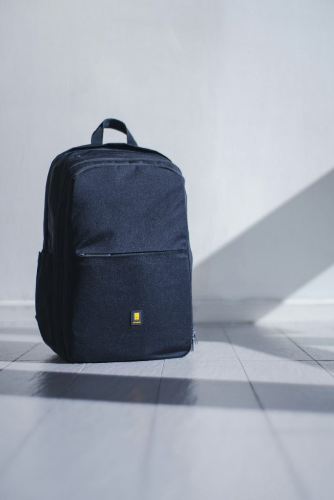 Mochila de viaje ligera con equipaje organizado