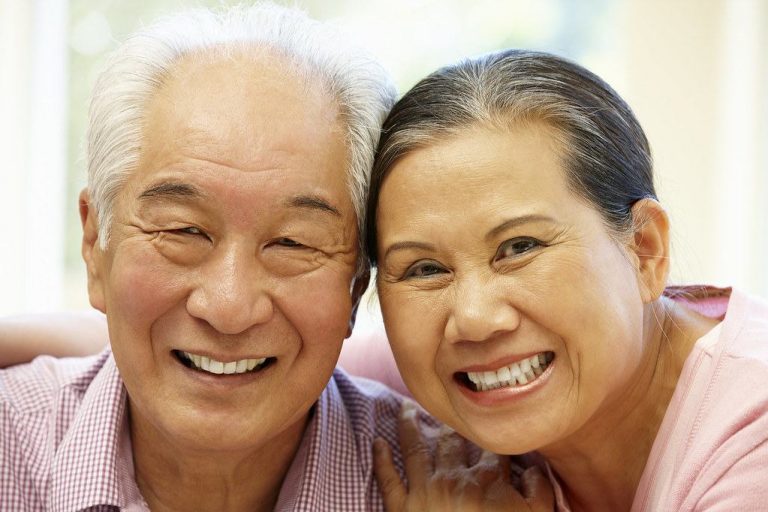 Jubilarse en el extranjero: guía completa de pensiones, sanidad y visados